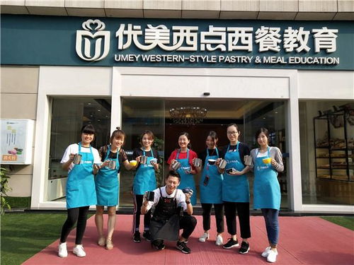 美女、咖啡、拉花 這場優雅的邂逅唯獨缺你不行